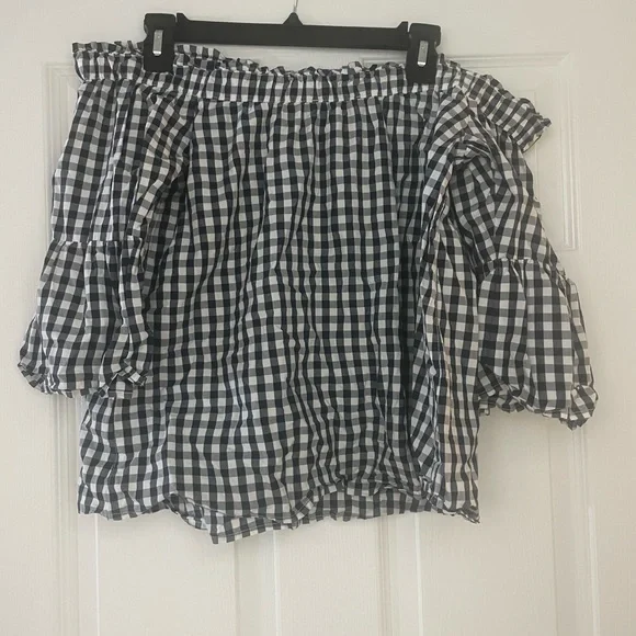 Abercrombie & Fitch Smocked Off the Shoulder Checkered Blouse - Picture 5 of 5